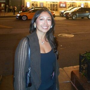 Meet your Posher, Daniela